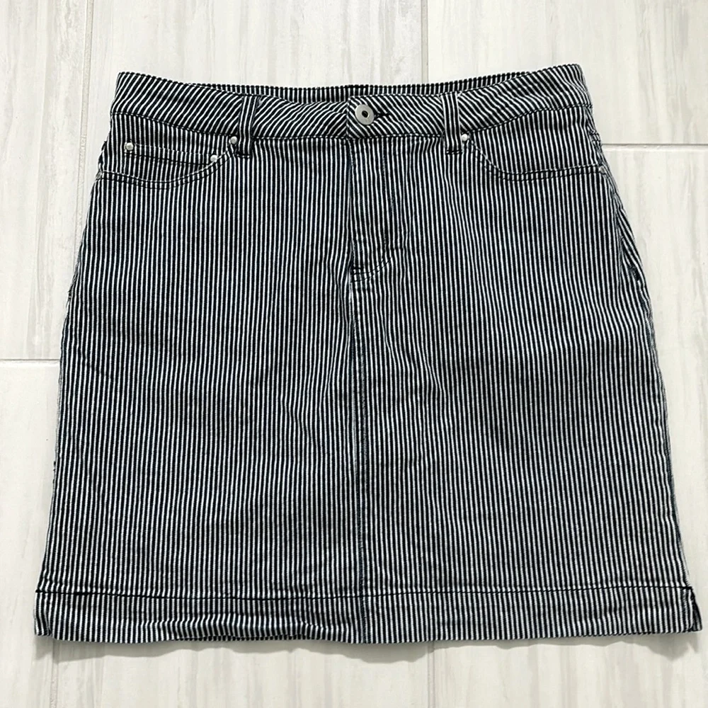 Christopher & Banks Striped Denim Skort size 8 - Picture 1 of 6